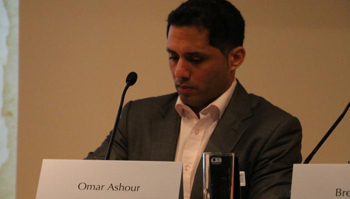 باحث بجامعة “إكستر”: السيسي متناقض وسيناء بعيدة عن الاستقرار