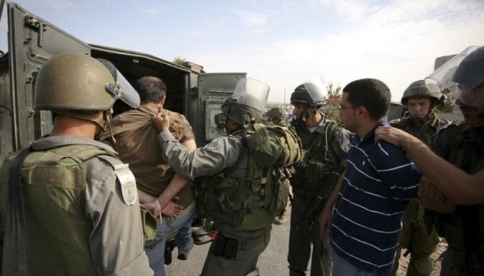 الجيش الإسرائيلي يعتقل 10 فلسطينيين في الضفة الغربية