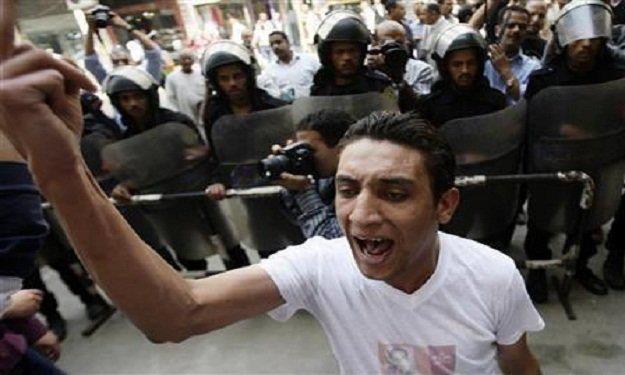 الناشط كريم الشاعر: «أمن دولة» مبارك عادت من جديد