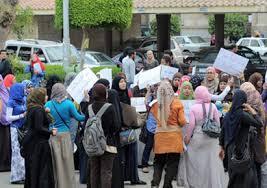 فعالية مفاجئة لطالبات الأزهر أمام منزل شيخ الأزهر