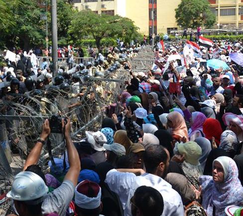 مسيرة «الدفاع» تتوجه «فجأة» إلى دار الحرس الجمهوري