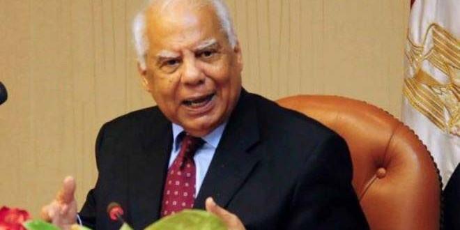 الببلاوي يهدي أوائل الثانوية «آي باد»