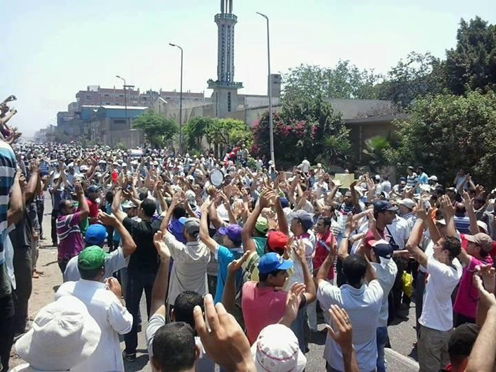 رافضو الانقلاب يقطعون طريق مصر – إسكندرية الزراعي