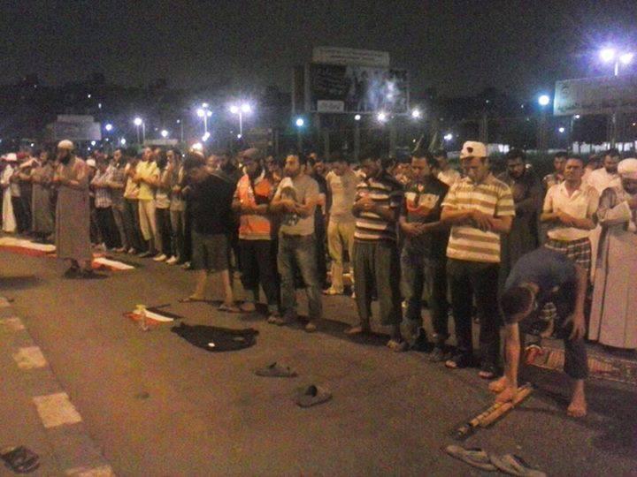 معتصمو ميداني رابعة والنهضة ينفون احتجاز ضباط