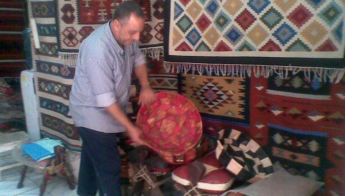 شبح الانقراض يهدد صناعة الكليم بكفرالشيخ