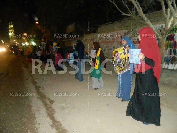 سلسلة بشرية لـ”نساء ضد الانقلاب” بالفيوم