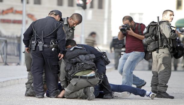 3 إصابات للاحتلال وشهيد و120مصابًا فلسطينيًا بـ”قلنديا”