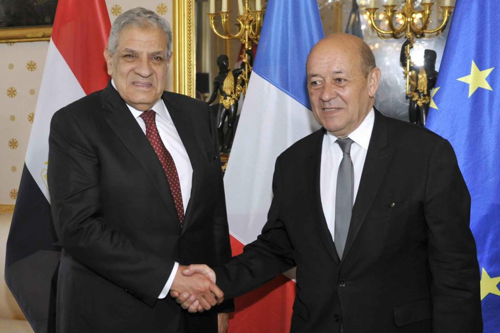 “محلب” يناقش مع الوزيرالفرنسي دور بعض القنوات الأوروبية في دعم الإرهاب