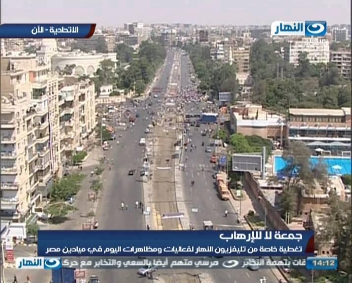 معارضو الانقلاب يتحملون شمس رمضان والمؤيدون ينتظرون الليل