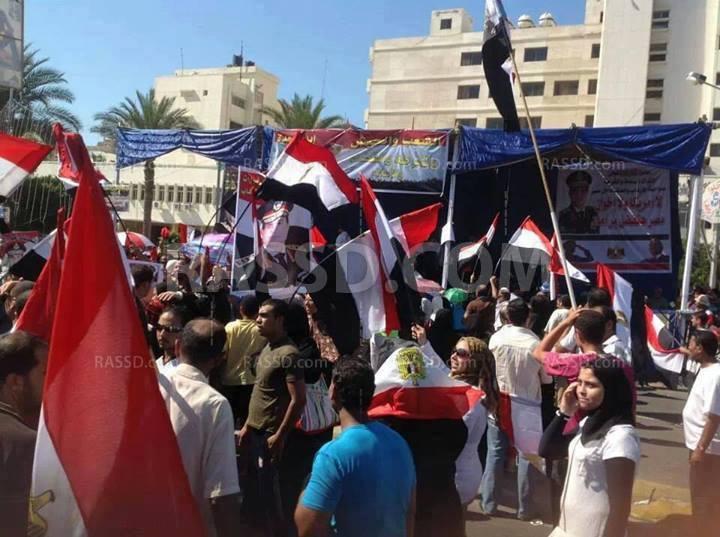 مسيرات بدمياط وبورسعيد والسويس لتفويض “السيسي”