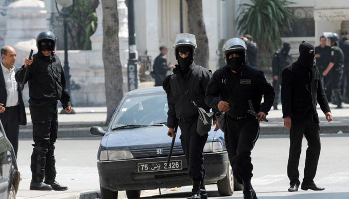 الداخلية التونسية توقف 17 شخصًا يشتبه في انتمائهم لتنظيمات إرهابية