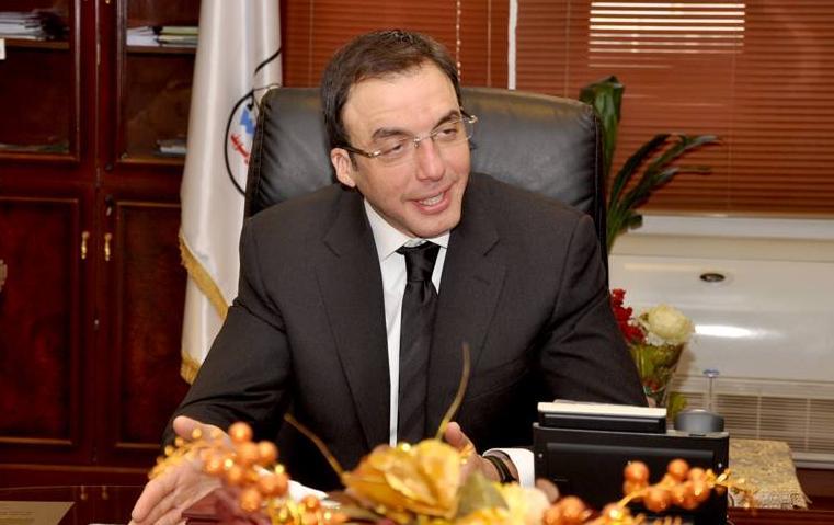 محافظ بني سويف يأمر بالتحقيق العاجل في حادث “محلول الجفاف الفاسد”