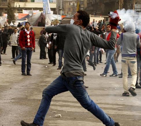 مدير أمن بورسعيد يتفقد موقع الاشتباكات