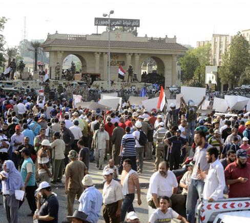 منشورات للجيش تحذر معتصمى رابعة من الاقتراب للمنشآت العسكرية