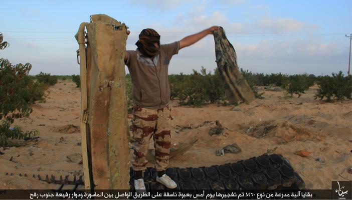 بالصور.. “ولاية سيناء” يعلن نسف مدرعة للقوات المسلحة بطريق رفح