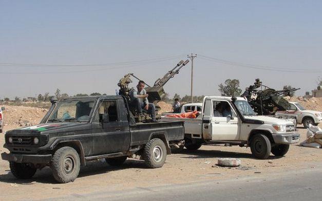 الثكنة العسكرية للجيش الليبي تحت سيطرة الثوار