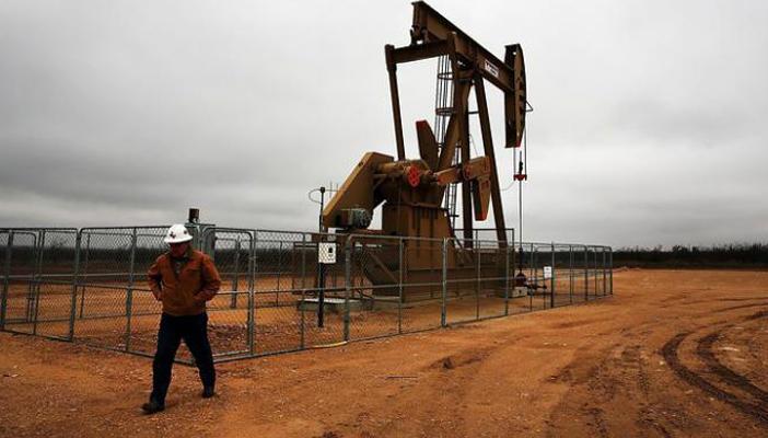 النفط يتعافى من أدنى مستوياته في 6 أشهر