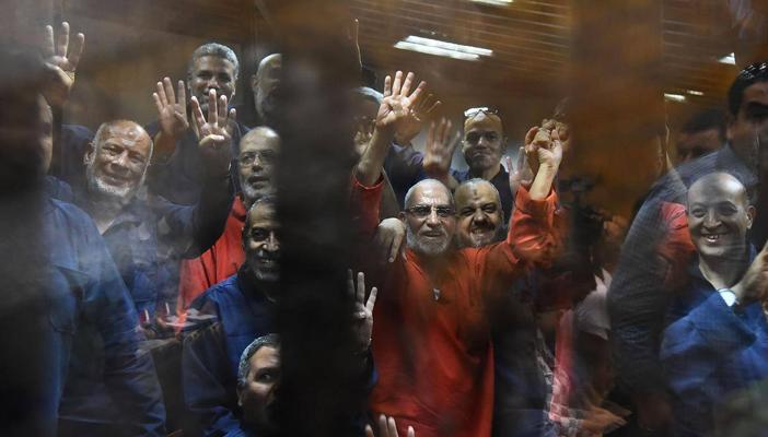 “البلتاجي” يروي تفاصيل تعذيب قيادات الإخوان بالتجويع وتسليط الكلاب