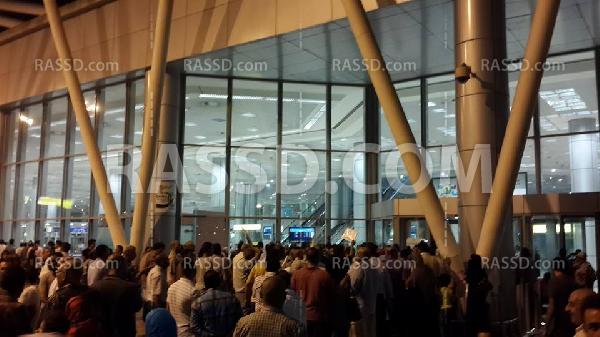 سلطات المطار تغلق الأبواب أمام المودعين والمستقبلين