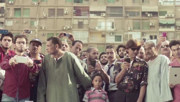 بالفيديو.. فنانون يسخرون من تجمهر المصريين أمام مواقع تفكيك القنابل