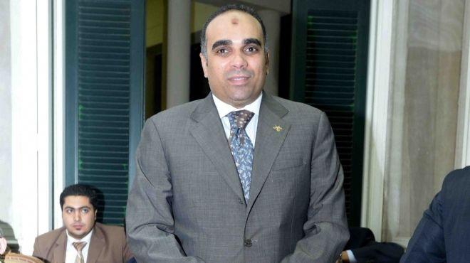 قاضي مرسي يطالب بحصار “المقاومة”.. وزملاءه: عار علي القضاء