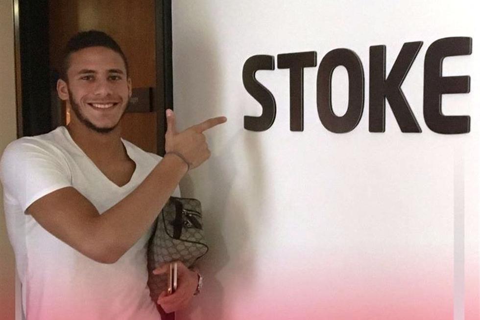 رمضان صبحي يظهر على مقاعد البدلاء في تدريب الأهلي