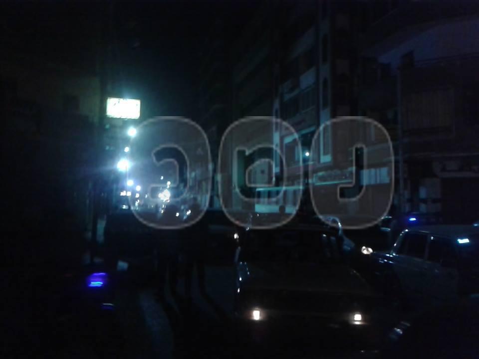 بالصور.. الغضب يسيطر على أهالي أسيوط بسبب انقطاع الكهرباء