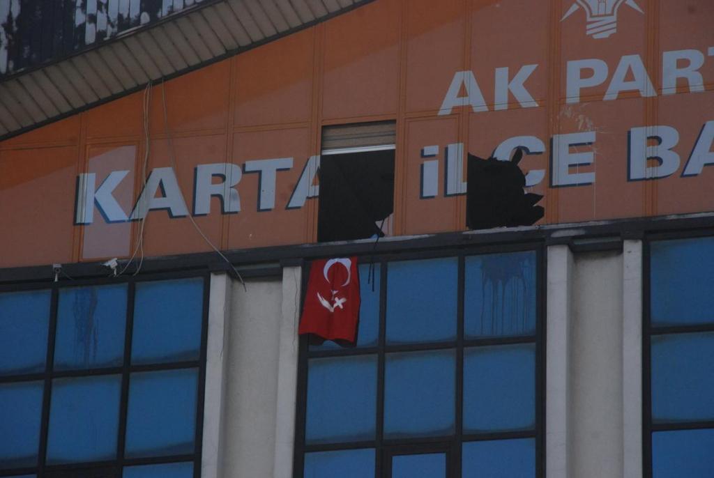 انفجار قنبلة صوتية أمام مكتب لـ”العدالة والتنمية” في إسطنبول