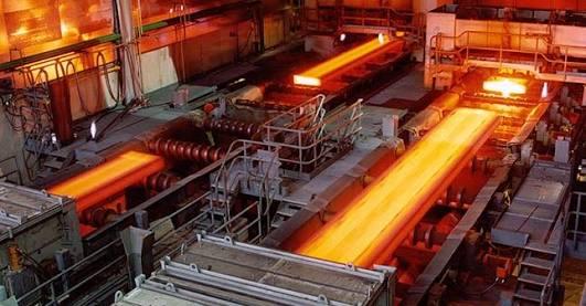 بسبب الدولار.. خبراء لـ”رصد”: انتظروا غلق المصانع وتشريد العمال