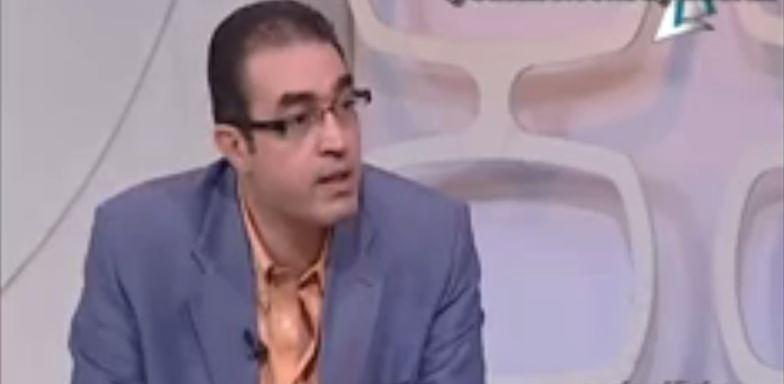 فيديو | مذيع بالإعلام الرسمي يعرب عن خيبة أمله بقوات “حفتر”