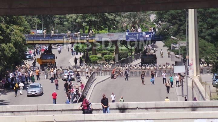 إعلاميون يستنكرون تطويق الجيش لمداخل القاهرة