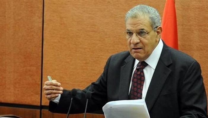 محلب يسقط الجنسية المصرية عن 4 مواطنين من أصول فلسطينية