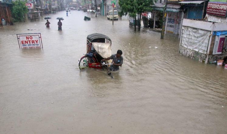 السيول تخلف عشرات القتلى في الهند وباكستان