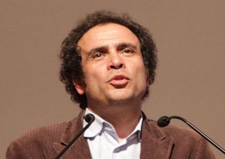 حمزاوي: رفض فض الاعتصامات بالقوة أصبح «خيانة وطنية»