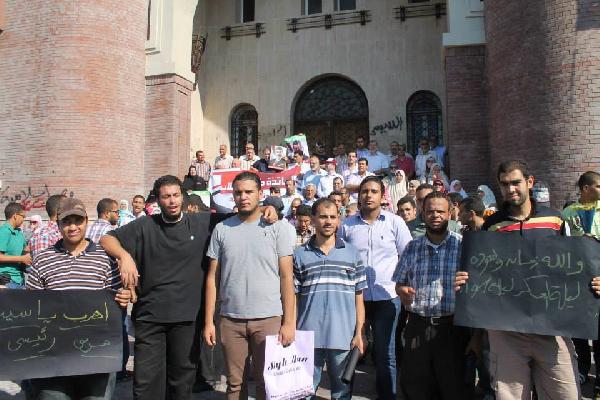 تظاهرة لـ”طلاب ضد الانقلاب” أمام جامعة الإسكندرية