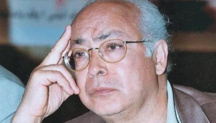 فرجاني: السيسي يوزع تذكارات ذهبية ويرفض رفع رواتب المدرسين