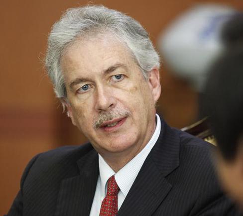 مصادر دبلوماسية: بيرنز يلتقي الكتاتني في محبسه