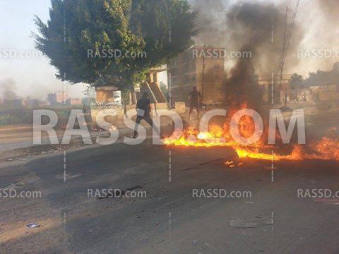 متظاهرون يقطعون طريق “أبو زعبل – بلبيس” تنديدًا بقتل الثوار