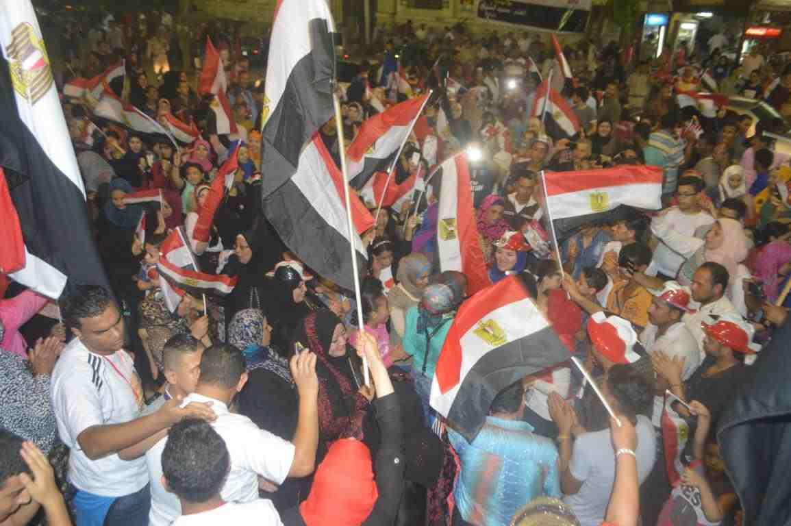 بالرقص والتحرش..الاحتفال بتفريعة القناة في ميدان التحرير