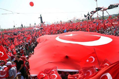 بالصور.. إسطنبول تستقبل مليونية “الديموقراطية والشهداء” بحضور أردوغان