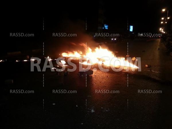 صور | مجهولون يقطعون طريق “الكورريش” بـ”حلوان”