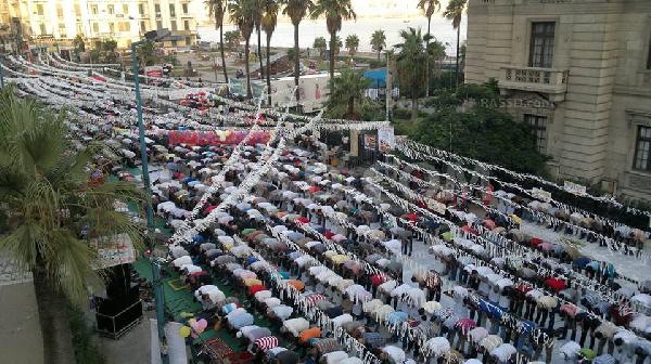 الاسكندرية تتلألأ وسط تكبيرات معارضي الانقلاب