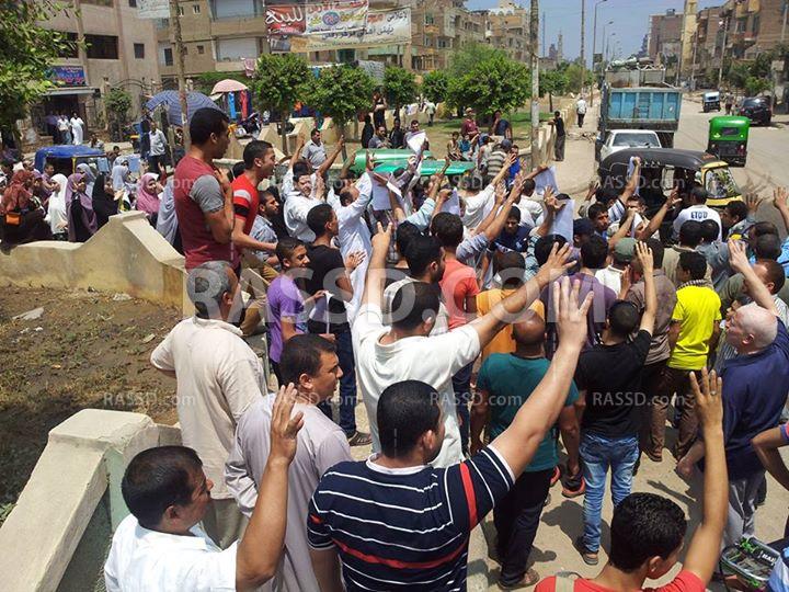 وقفة مفاجئة لرافضي الانقلاب بزفتى