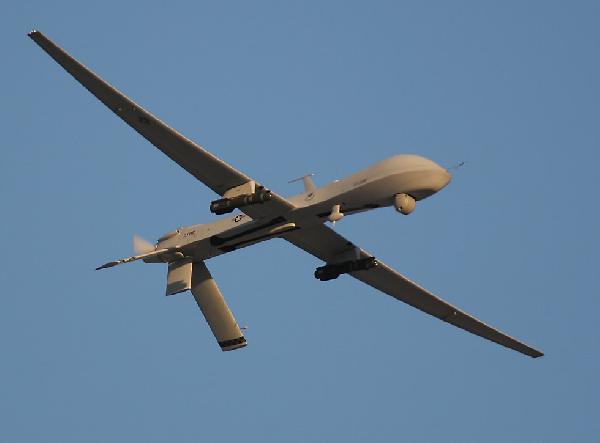 بعد تحذيرات مسؤولين مصريين طائرة صهيونية تقتل 5 بسيناء