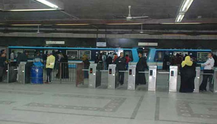 المترو يناشد الكهرباء إعادة التيار بعد توقف الحركة على خط حلوان