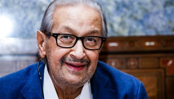 بالصور … نور الشريف ورحلة 50 عاما من العطاء الفني