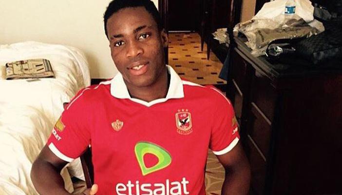 إيفونا يفاجئ لاعبي الأهلي بالصلاة معهم