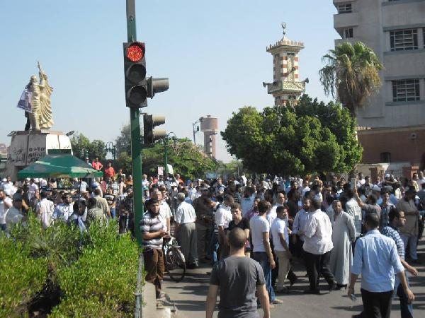 بدء تجمع المتظاهرين بميدان الحرية بسوهاج