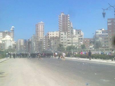 اشتباكات بالأسكندرية والأمن يحاول فض اعتصام مؤيدي الشرعية