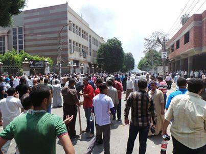 الشرطة تطلق الرصاص الحي علي متظاهرين في بني سويف